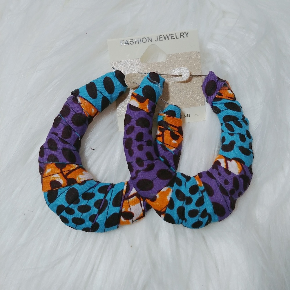 Earrings - Picture 2 of 3